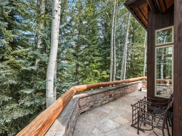 Luxurious Ski-In/Ski-Out Snowmass Chalet with Stunning Mountain Views